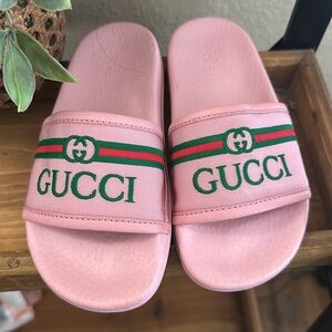 Beautiful Authentic Pink Gucci girl’s sandals Size 28